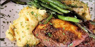 Southern Fried Chicken with Mashed Potatoes and Green Beans