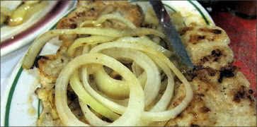 Pechuga with Fried Onions