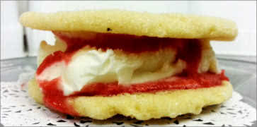 Strawberry Shortcake Sammies